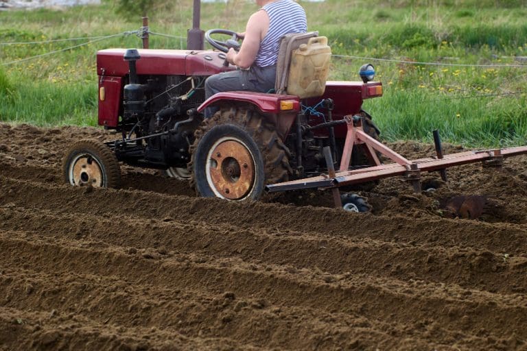 Mini Ciągniki dla Rolników: Rewolucja w Małym Wydaniu